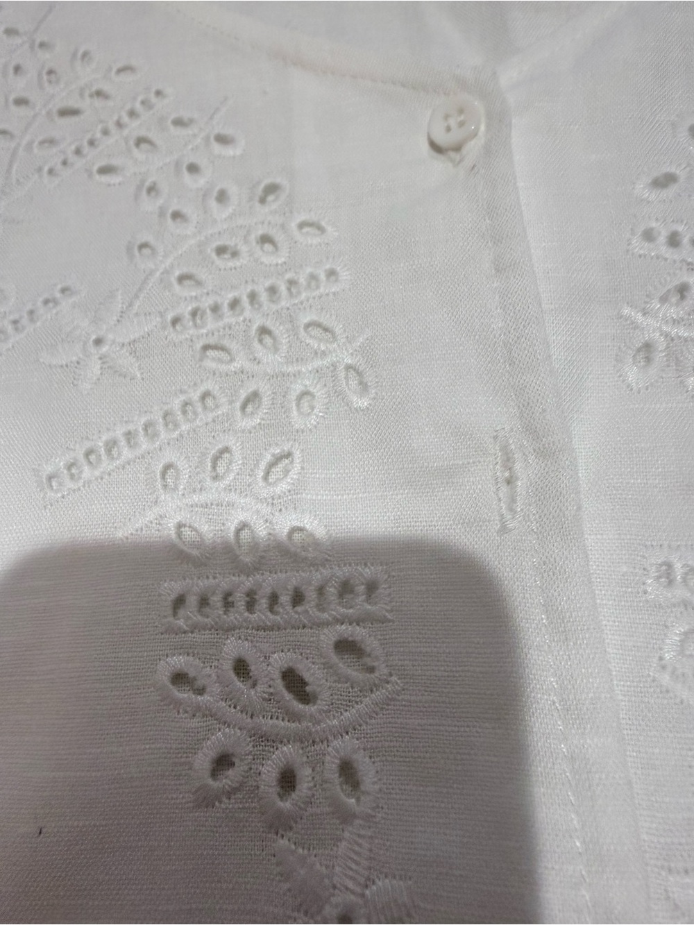 Sanctuary White Eyelet V-Neck Women's Top NWOT Size Large - Picture 4 of 7
